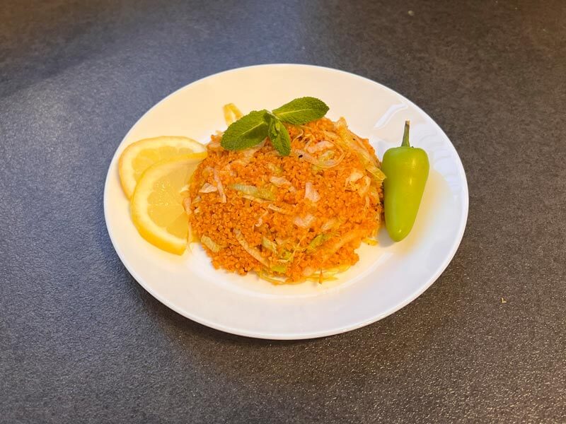 Bulgursalat Rezept - türkischer Kisir mit Granatapfel, Minze