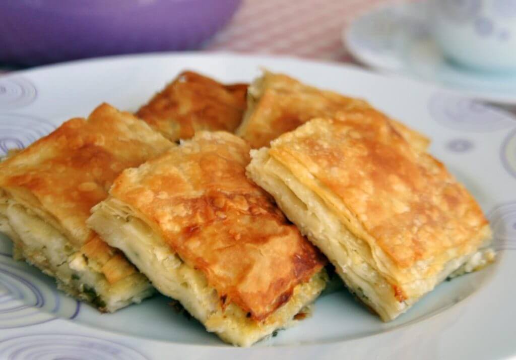 Börek mit Käse - Peynirli Tepsi Böreği