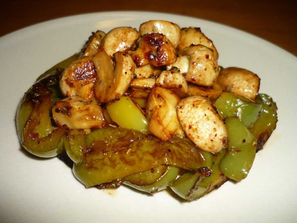 Champignons Saute mit Paprika - Biberli Mantar Sote