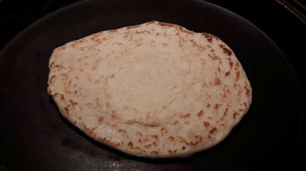 Türkisches Brot aus der Pfanne Rezept - Tavada Tereyağlı Katmer Tarifi