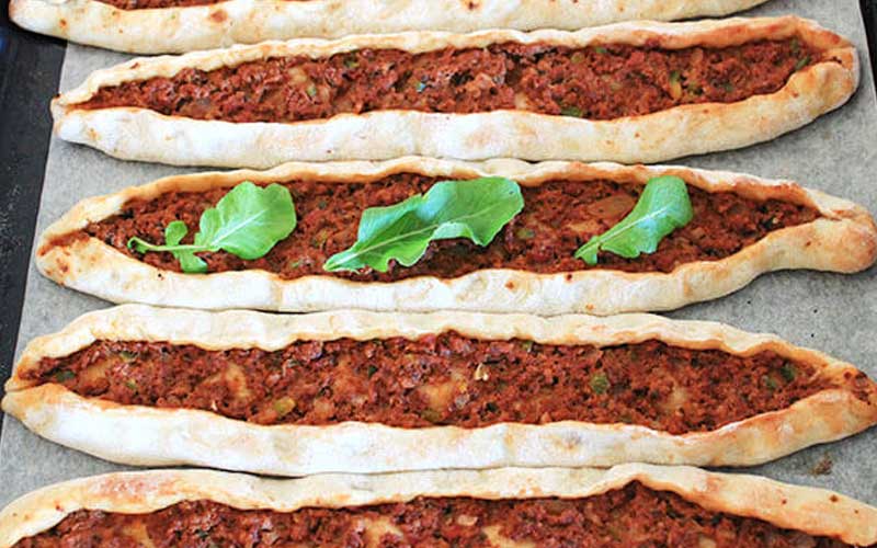 Türkische Rezepte mit Hackfleisch Pide Rezept