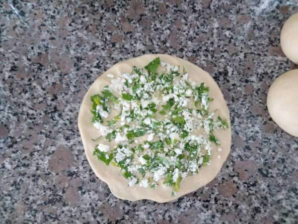 Brötchen mit Oliven und Käse - Zeytinli Peynirli Açma