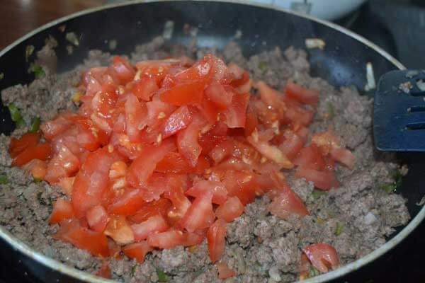 Auberginen mit Hackfleisch - Patlıcan Oturtması