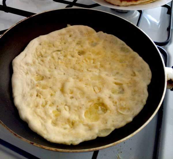 Brot aus der Pfanne mit Kartoffel - Patatesli Tava Ekmekleri