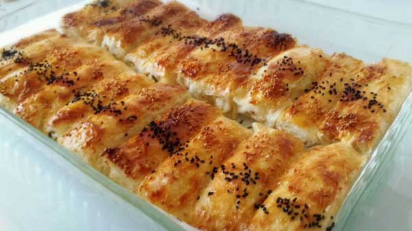 Börek mit Käse - Baklava Yufkasından Peynirli Börek