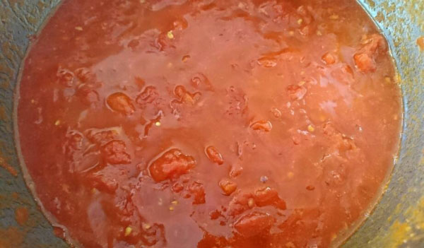 Tomatensuppe mit Nudelreis - Şehriyeli Domates Çorbası