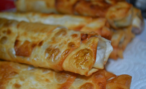 Börek mit Pastırma - Pastırmalı Paçanga Böreği