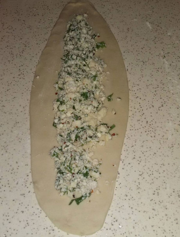 Fladen mit Käse - Peynirli Pide