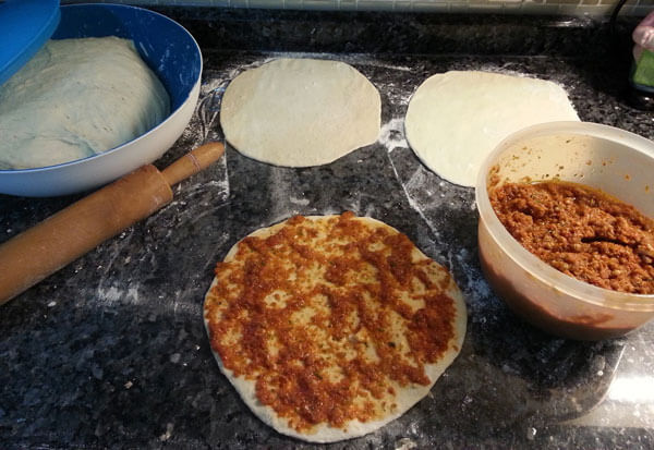 Praktische türkische Pizza - Pratik Ev Lahmacunu