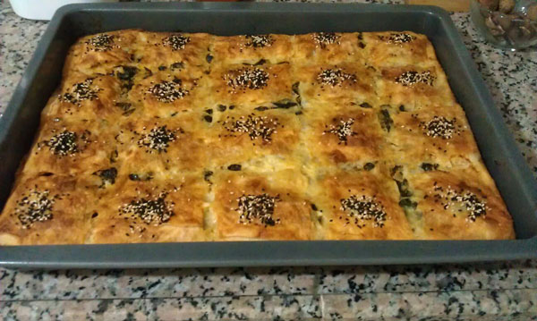 Hausgemachte Börek mit Spinat - Ispanaklı Ev Böreği