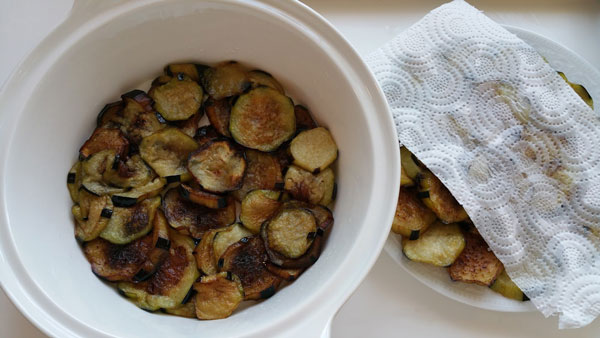 Auberginen mit Hackfleisch - Kıymalı Patlıcan Oturtma