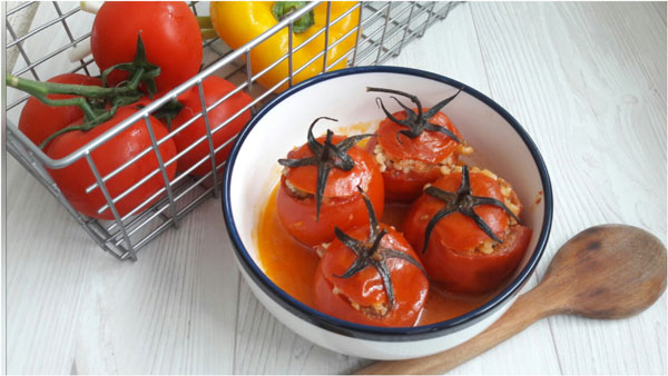 Gefüllte Tomaten mit Hackfleisch - Kıymalı Domates Dolması