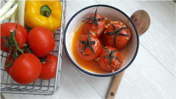 Gefüllte Tomaten mit Hackfleisch - Kıymalı Domates Dolması