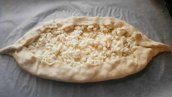 Hausgemachte Fladen mit Käse - Peynirli Ev Pidesi