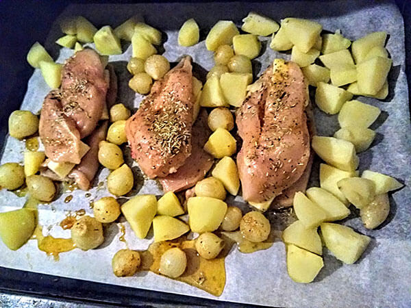 Hähnchen mit Äpfel - Fırında Elmalı Tavuk