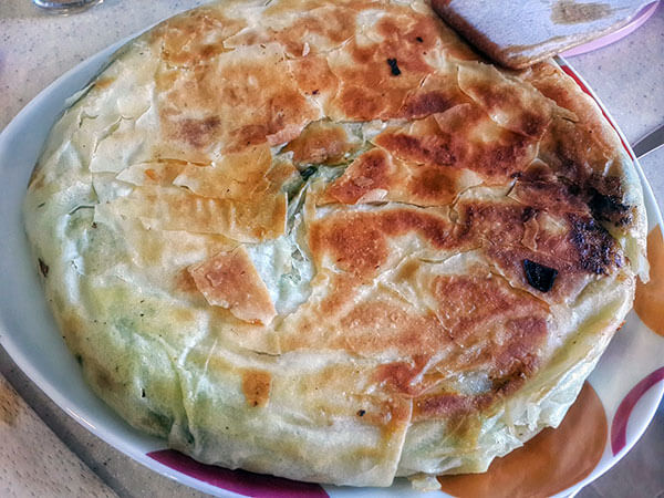 Börek aus der Pfanne mit Spinat - Ispanaklı Tava Böreği