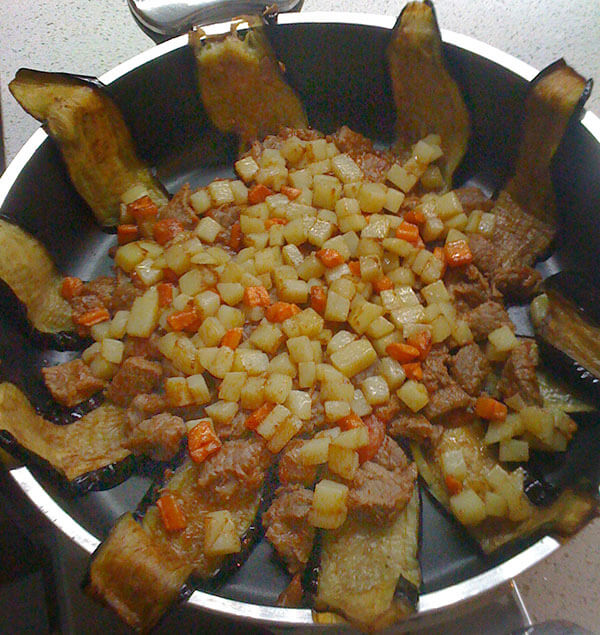 Lammfleisch mit Gemüse und Reis - Maklube